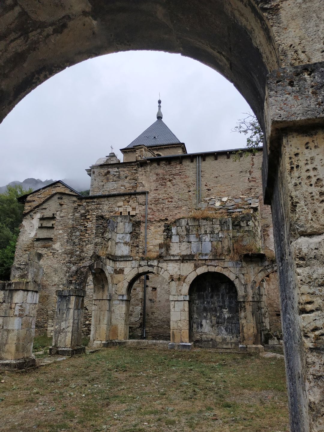 Monasterio de San Pedro, en Montes de Valdueza