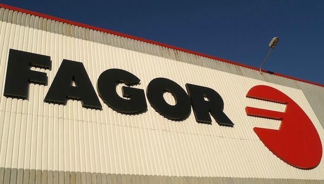 Las plantas vascas de Fagor Electrodomésticos volverán a trabajo prácticamente un año después de su cierre.