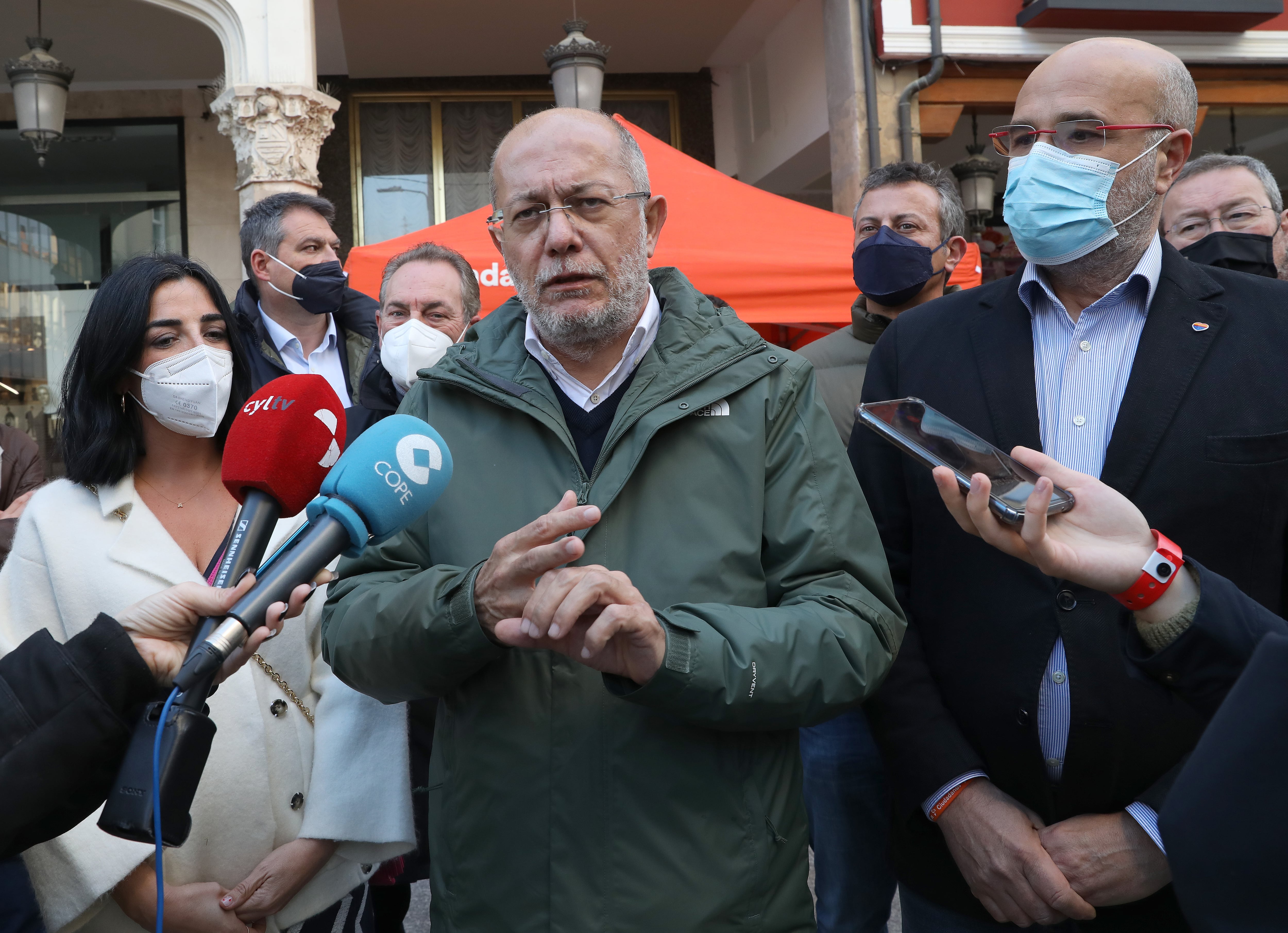 El líder de Ciudadanos de Castilla y León visita Palencia antes del cierre de campaña