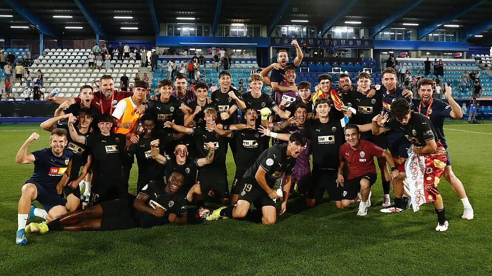 En un partido igualado el Valencia CF tiró de épica para sumar la victgoria.