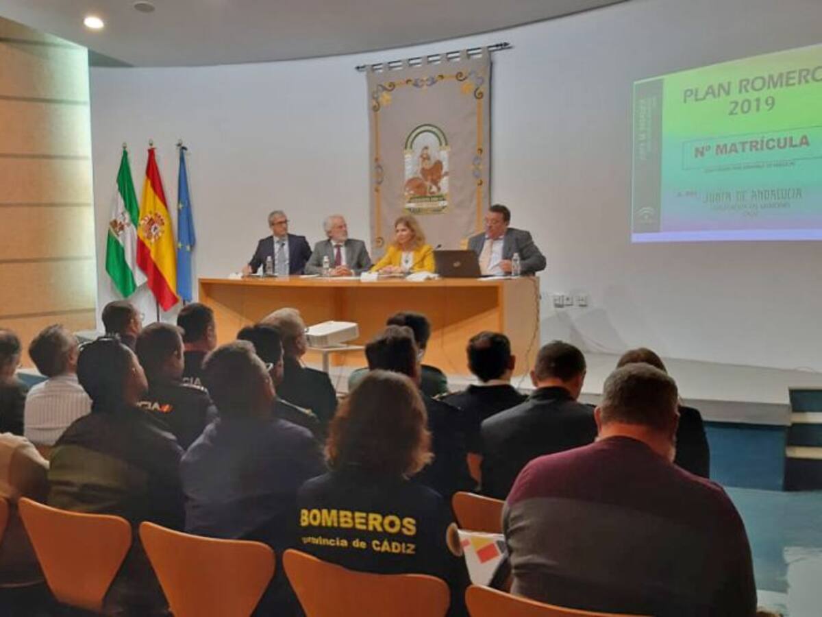 La Junta facilitará desfibriladores a las hermandades rocieras de los 'Caminos de Cádiz'