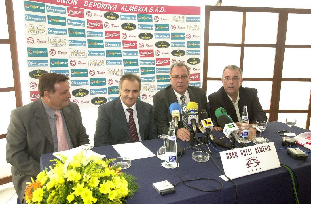 La puesta de largo de Alfonso García el 18 de julio del 1983.