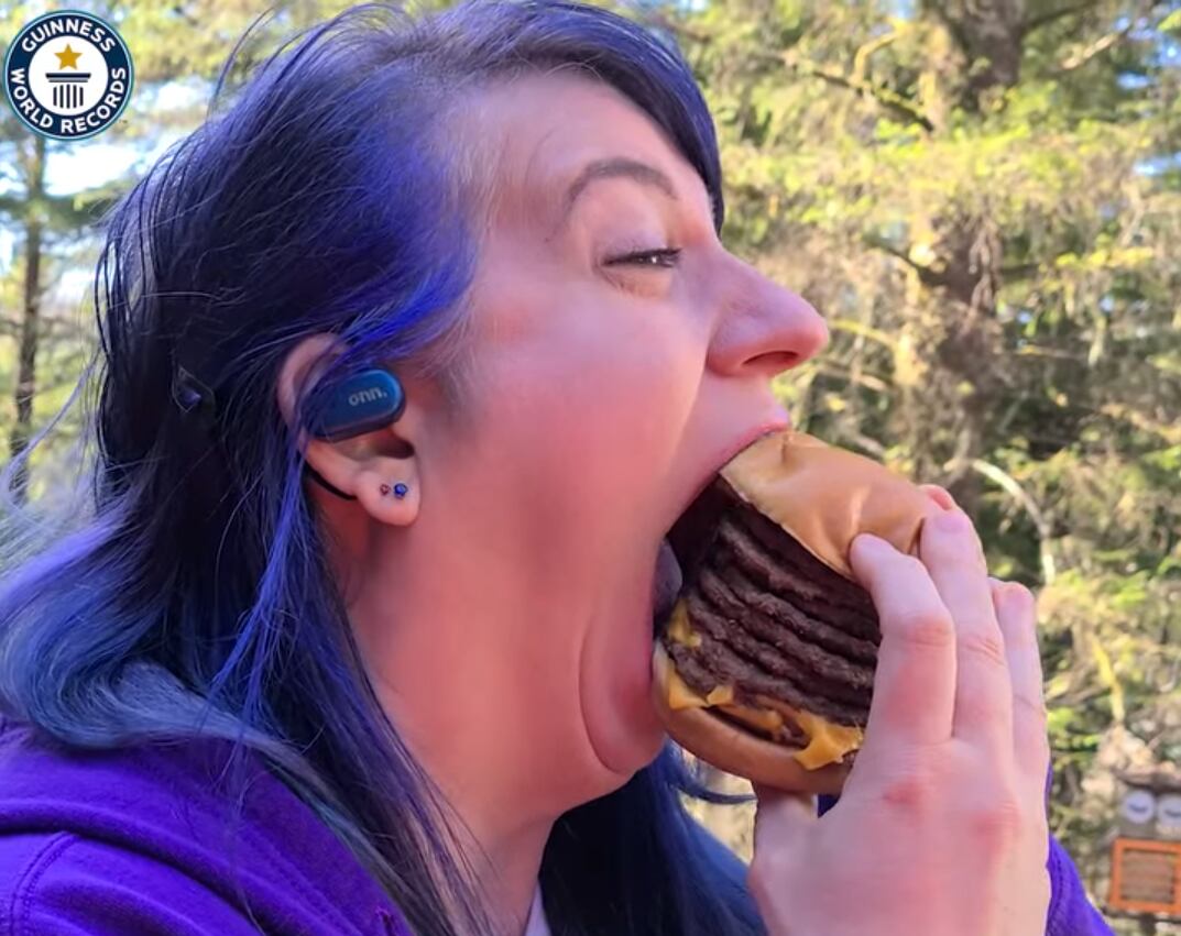 La mujer con la boca más grande del mundo.