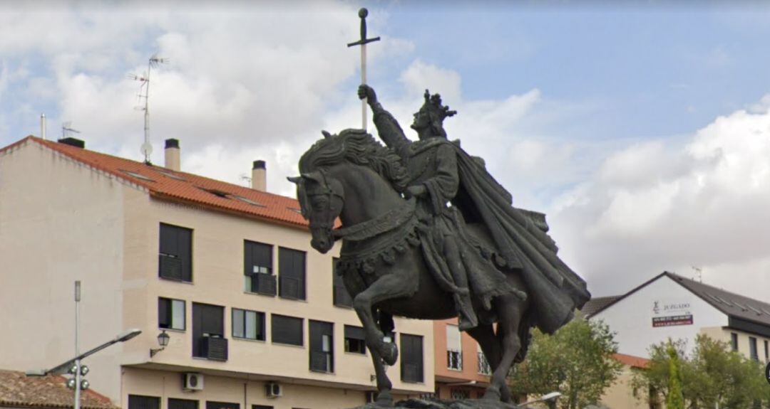 Estatua Alfonso VI en Toledo