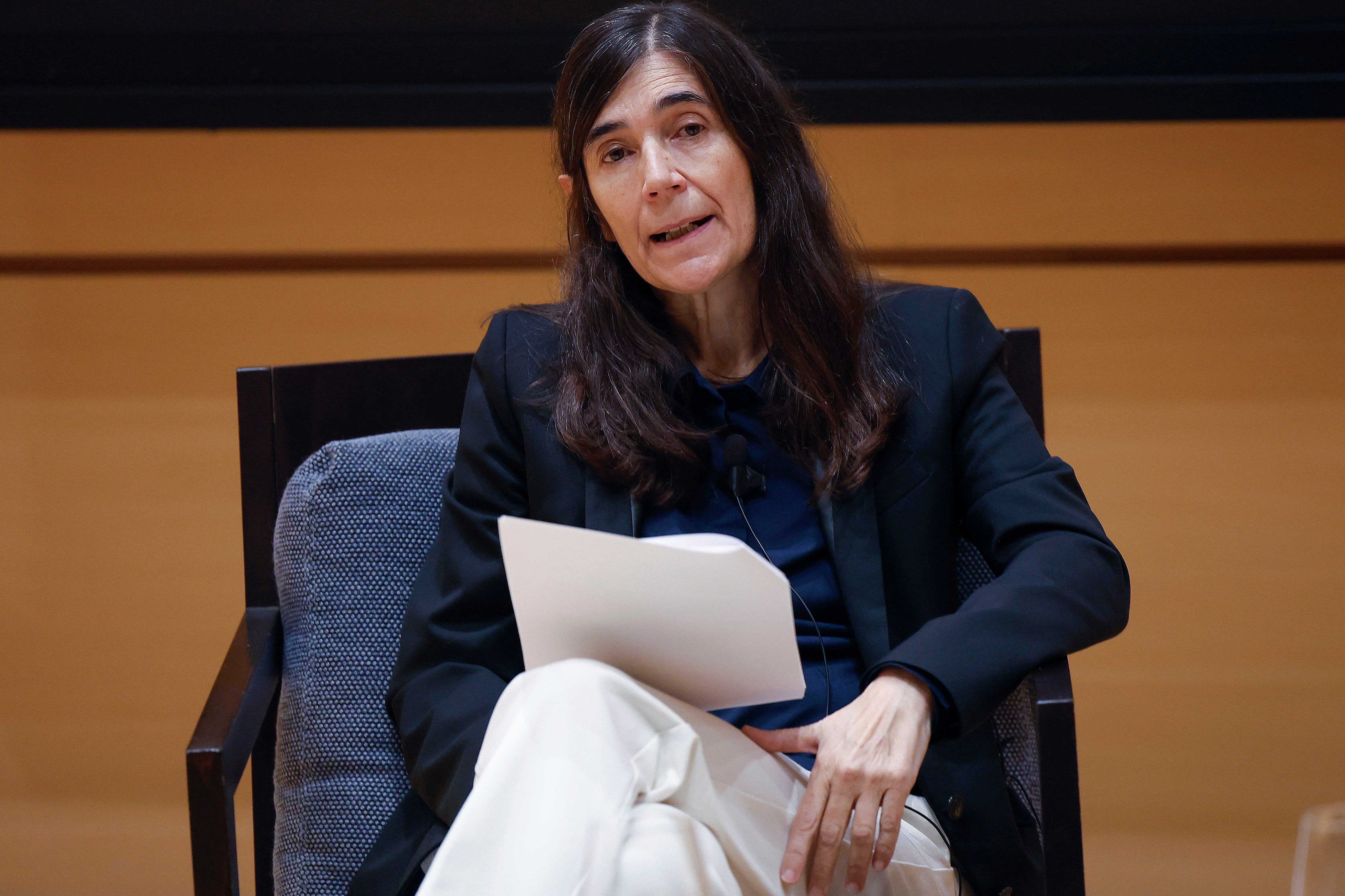 MADRID, 21/01/2025.- La directora científica del Centro Nacional de Investigaciones Oncológicas (CNIO), María Blasco, durante su comparecencia ante los medios en la que ha anunciado este martes que denunciará ante la Fiscalía la actual bicefalia del Centro, que a su juicio provoca graves consecuencias organizativas y materiales, y ha cargado contra el director gerente, Juan Arroyo. EFE/ J.P.Gandul
