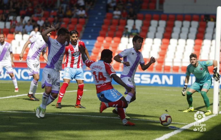 El Lugo aprovechó los errores defensivos del Numancia para remontar y ganar 3-2.