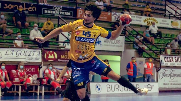 El extremo serbio del BlasGon y CERES Villa de Aranda, Pavle Banduka, repasa en El Banquillo de la SER su momento actual tras confirmarse que no sufre lesión en su rodilla izquierda