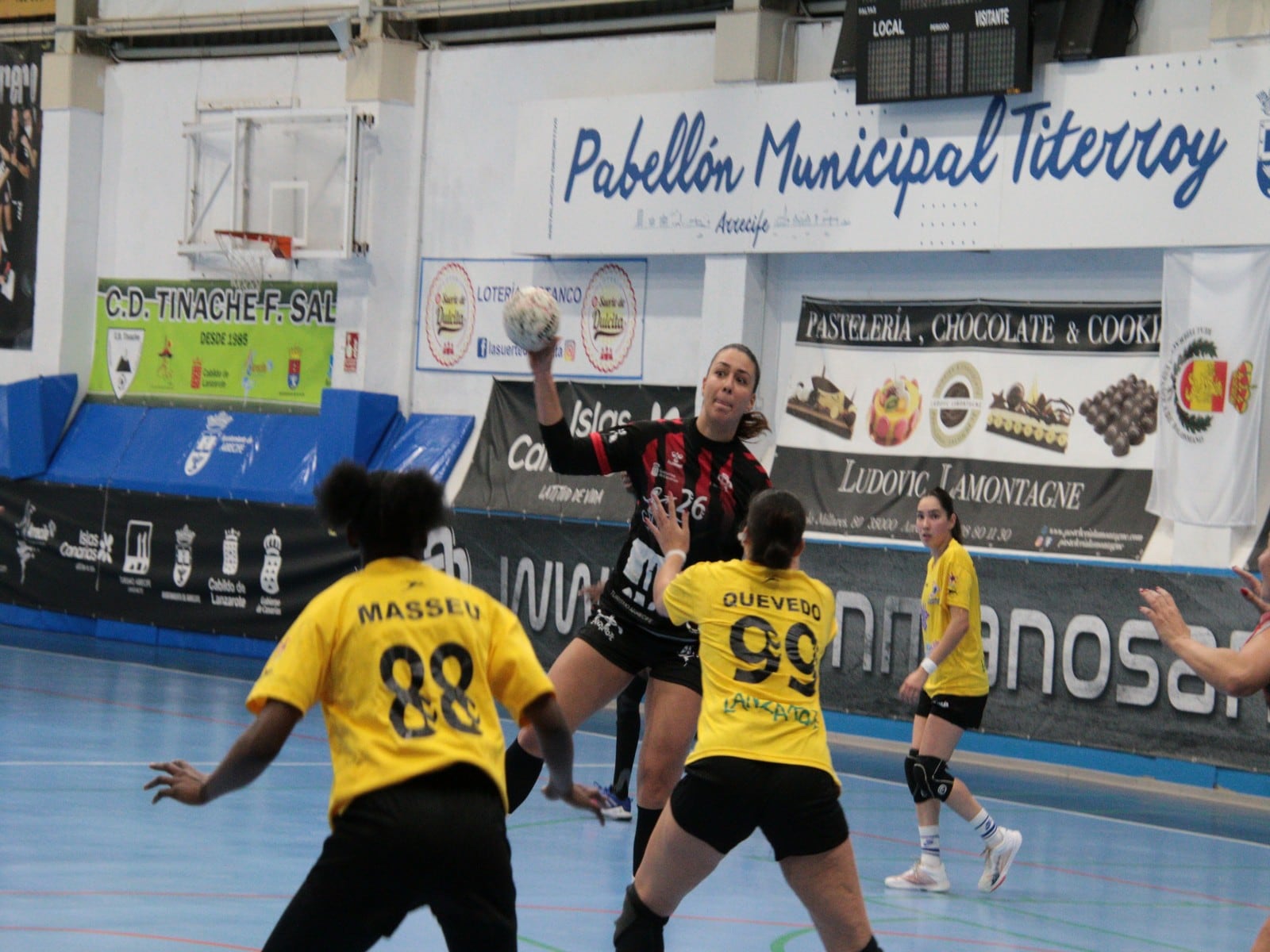 El CICAR Lanzarote Ciudad de Arrecife se lleva el triunfo en el derbi.