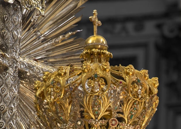 La corona de la Virgen de las Angustias es una de las más imponentes de cuantas se conservan en Granada y Andalucía