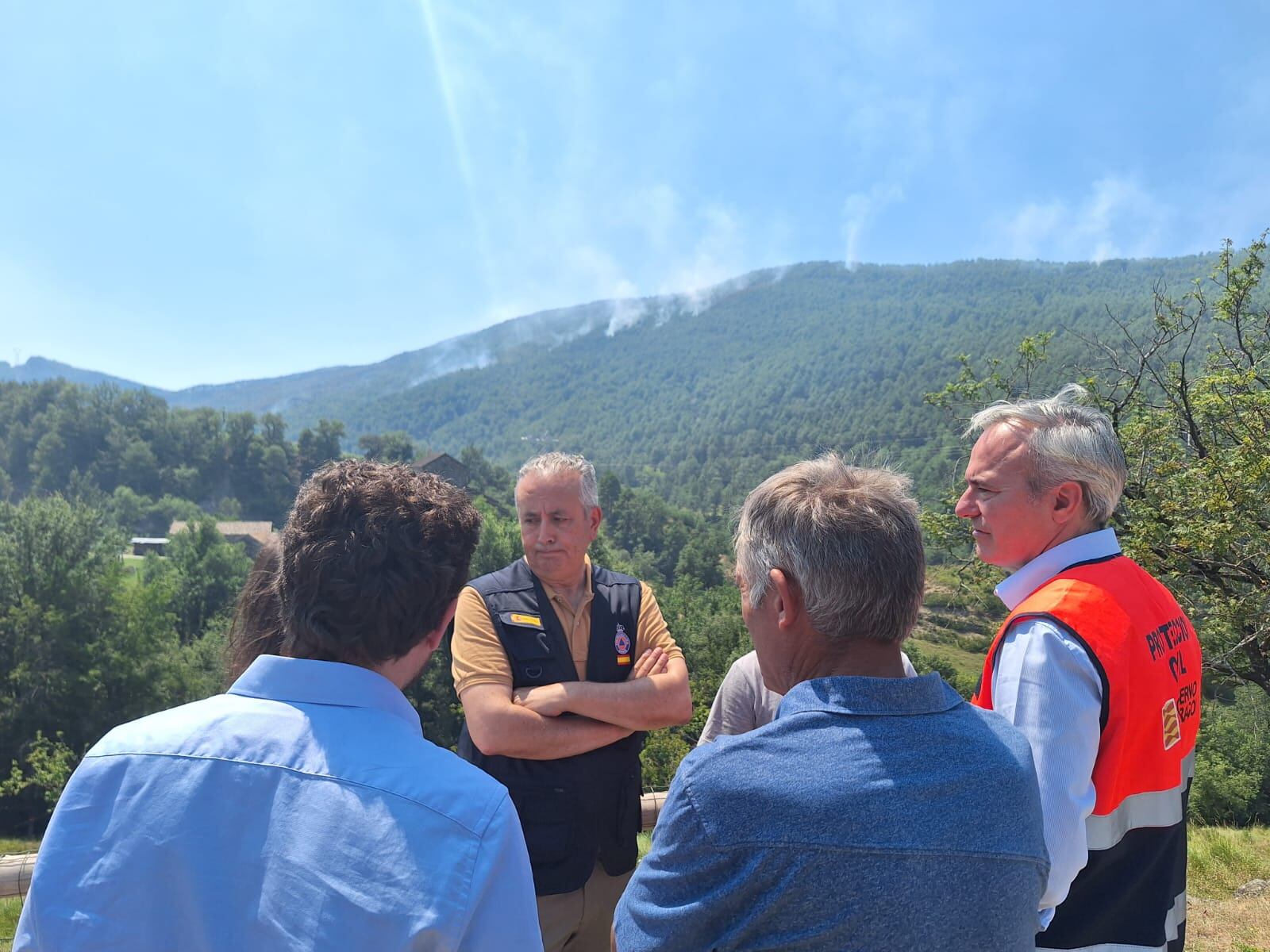 El presidente Azcón visita el incendio de El Pueyo de Araguás