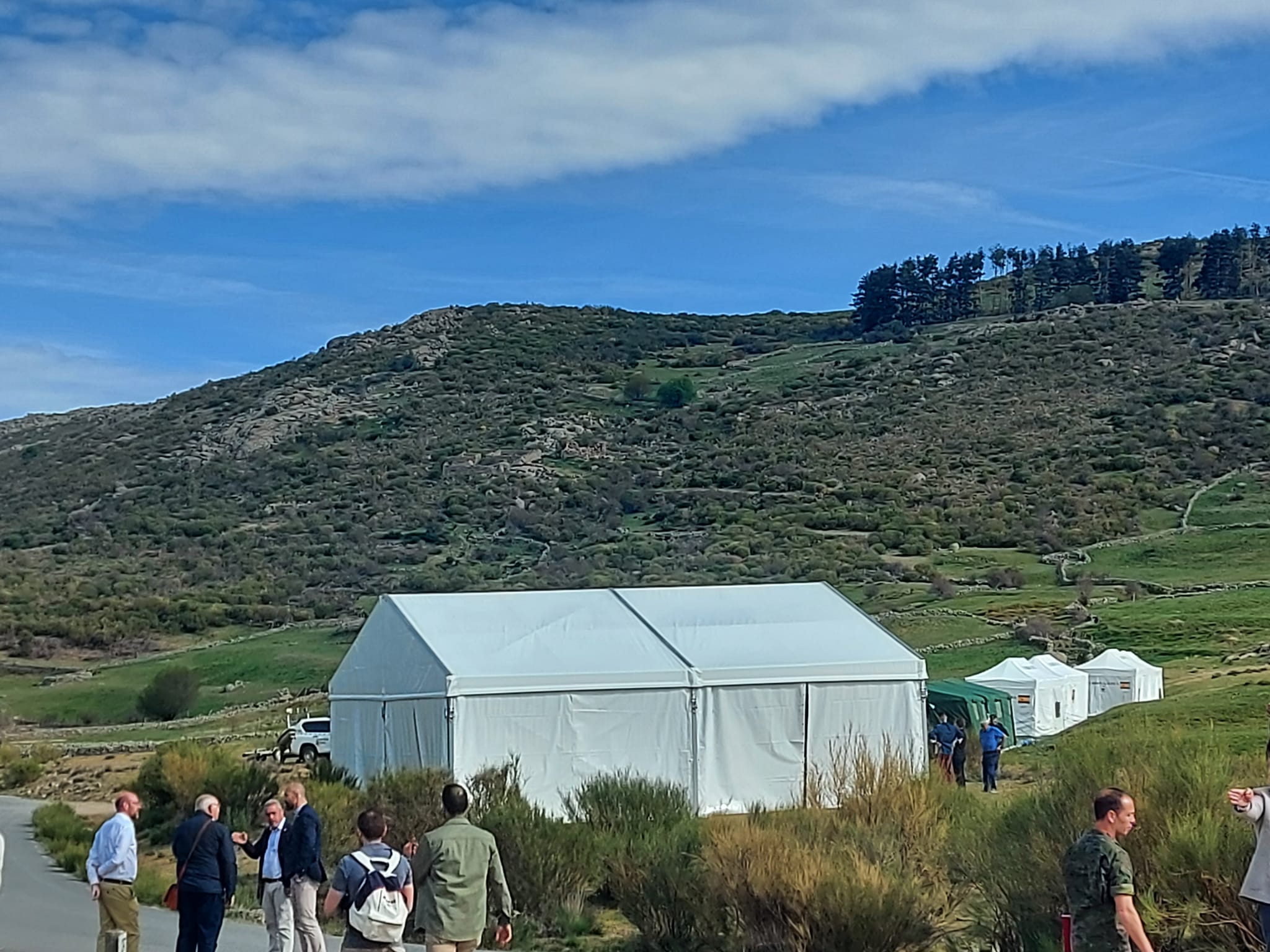 Carpa instalada en la zona para acoger la visita del Rey