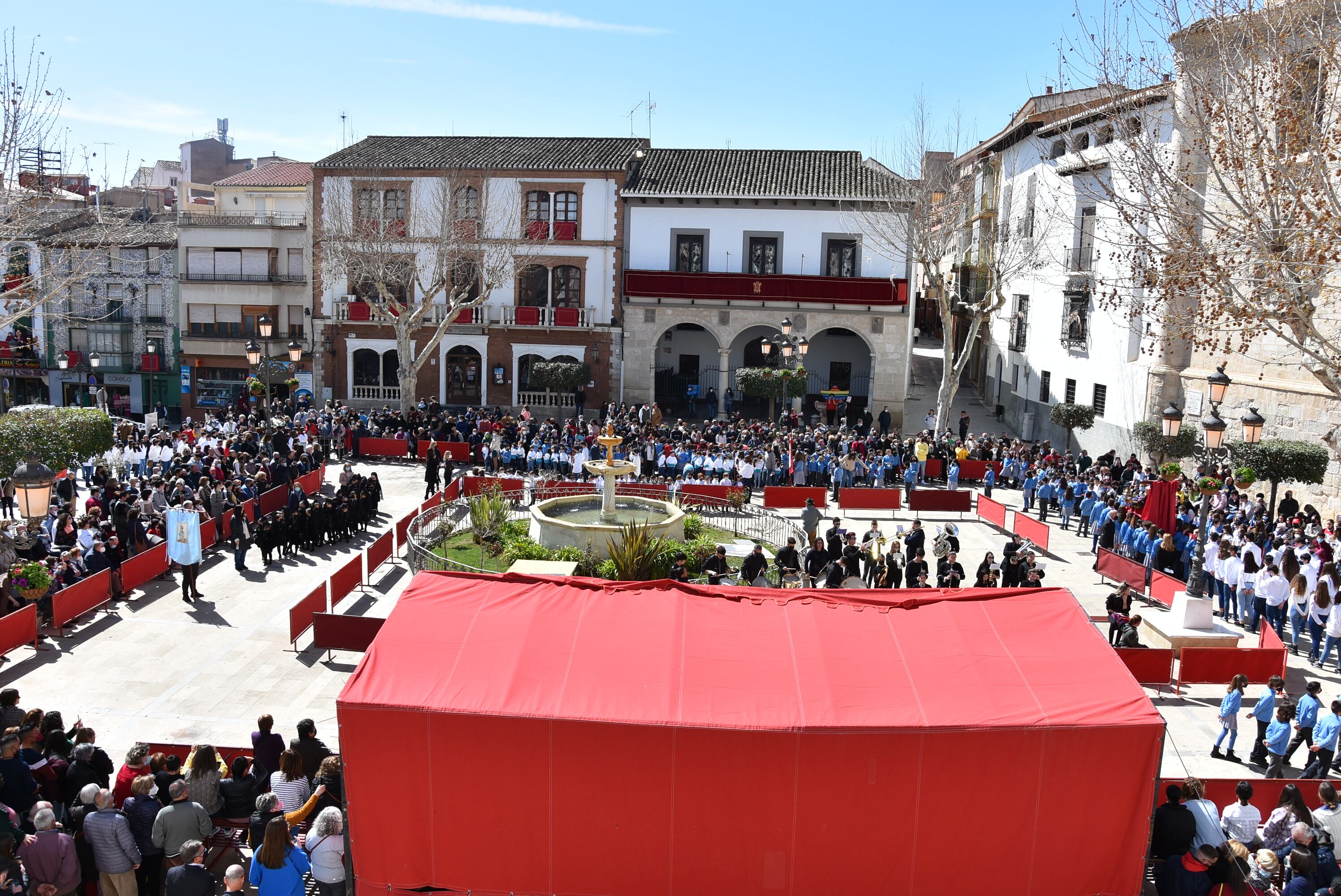 Vía Crucis infantil por la Plaza Mayor de Baza