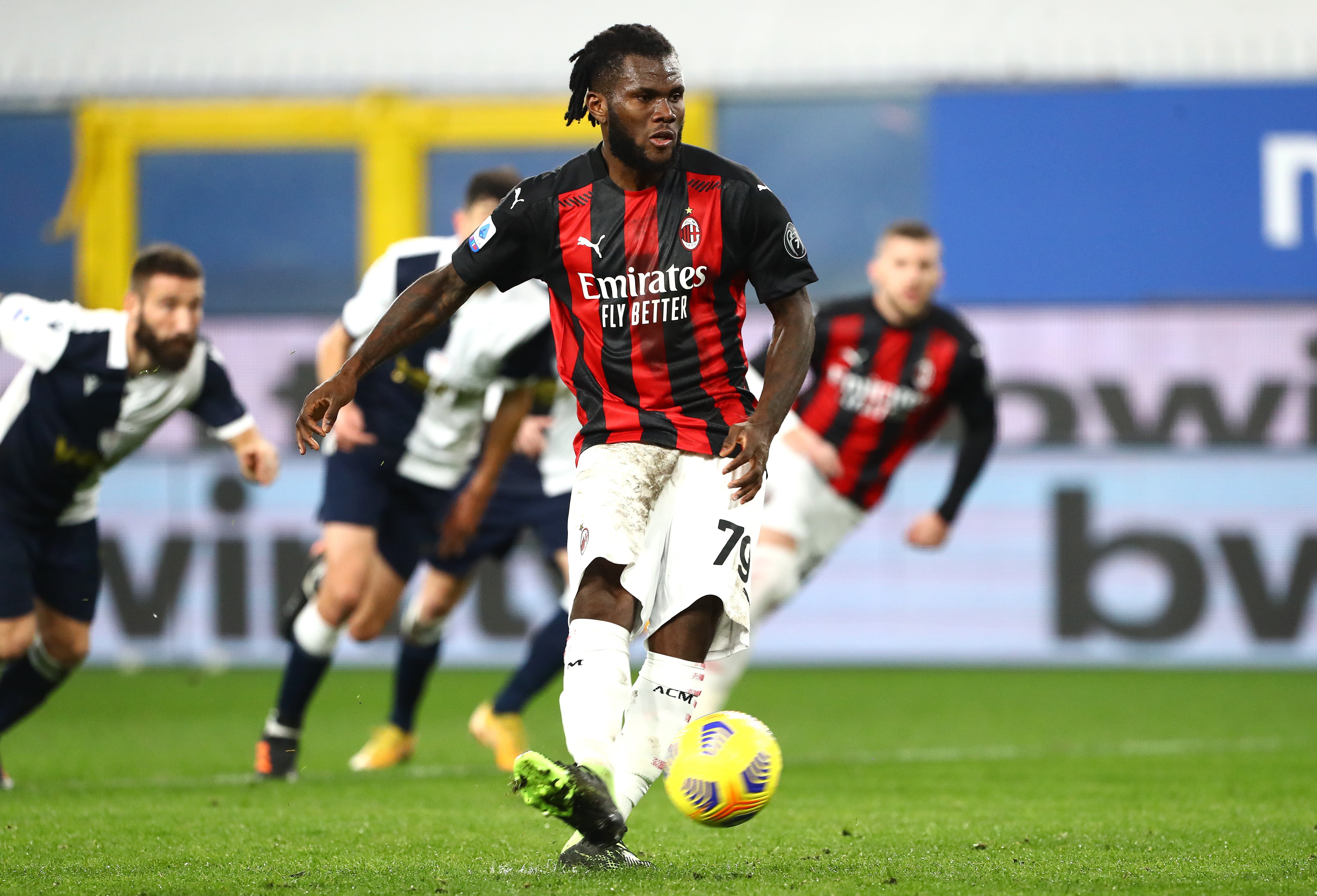 Kessié marca de penalti, en un partido con el AC Milan