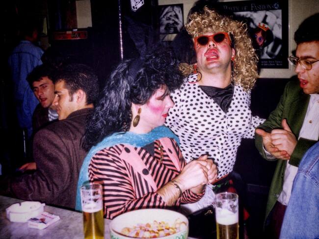 Fiesta de disfraces, o quizá no, en La Zona. ¿Reconocen a alguien? Seguro que sí