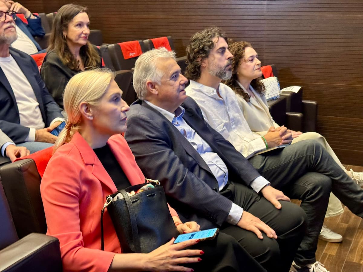 Foro con el candidato a la presidencia de la Junta de Por Andalucía, Antonio Maillo, celebrado en la Cámara de Comercio de Sevilla