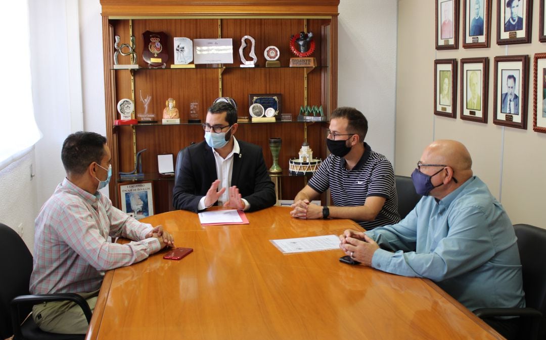 Reunión Ayuntamiento y Caja Rural