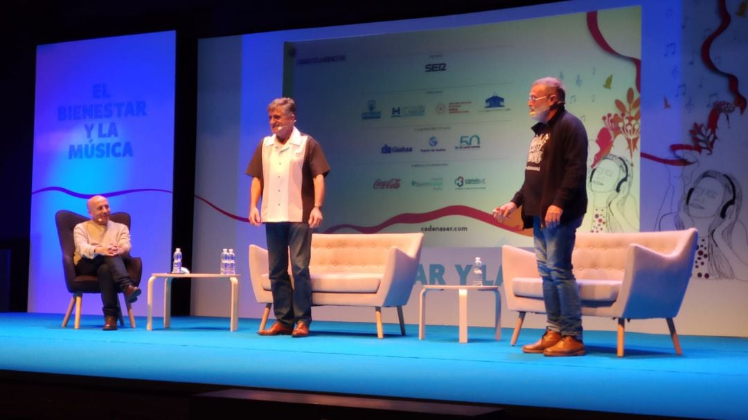 Luis Alegre, El Gran Wyoming y Pablo Carbonell en el Congreso del Bienestar y la Música de Punta Umbría. 