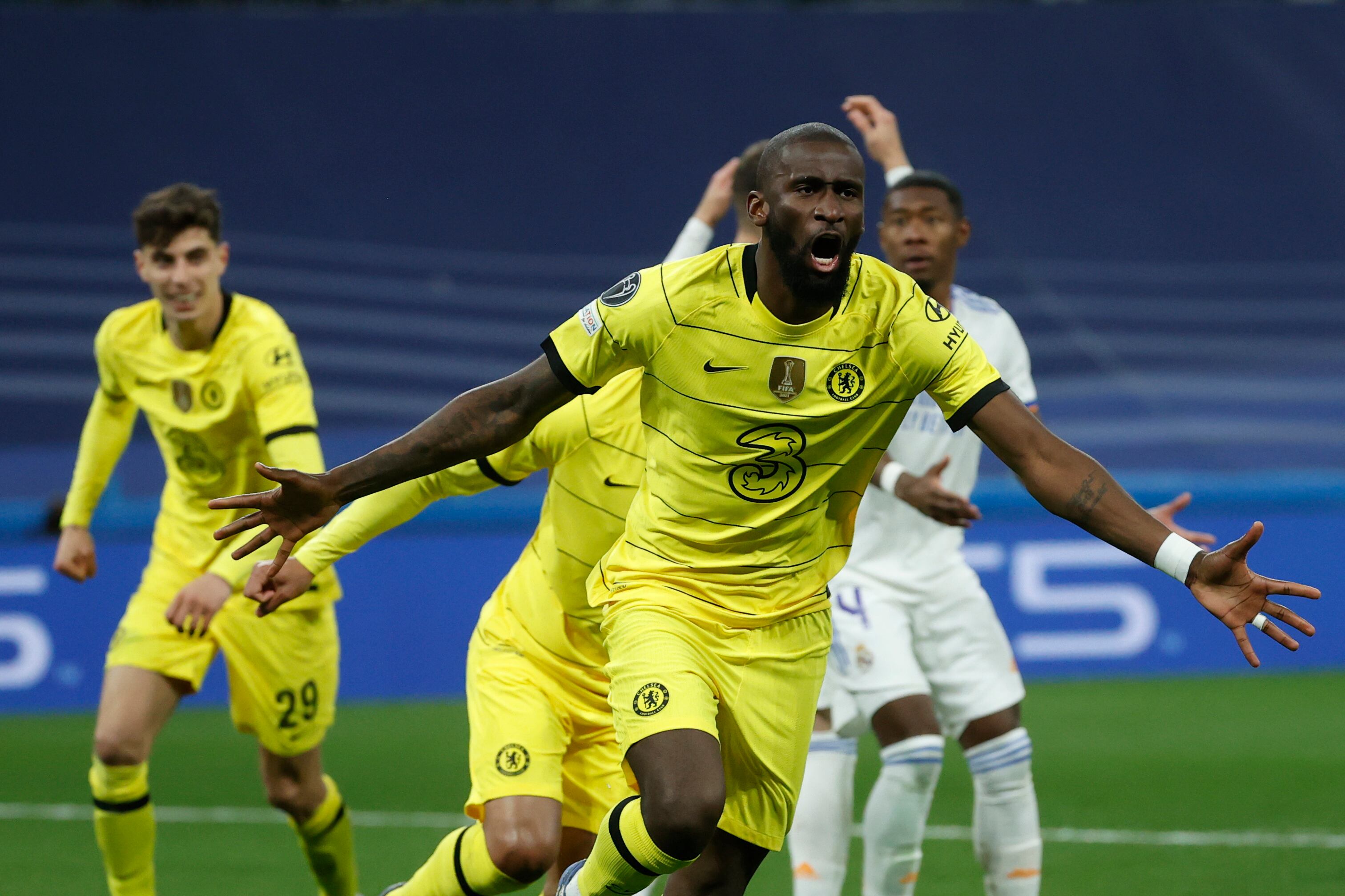 El defensa alemán del Chelsea Antonio Rüdiger celebra su gol ante el Real Madrid