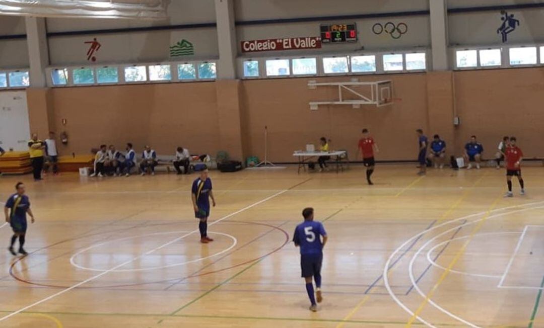 El Nueva Elda no pudo con el líder, C. D. El Valle