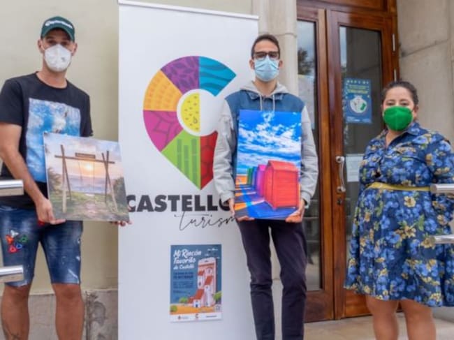 La concejala de Turismo del Ayuntamiento de Castelló, Pilar Escuder, con los dos premiados