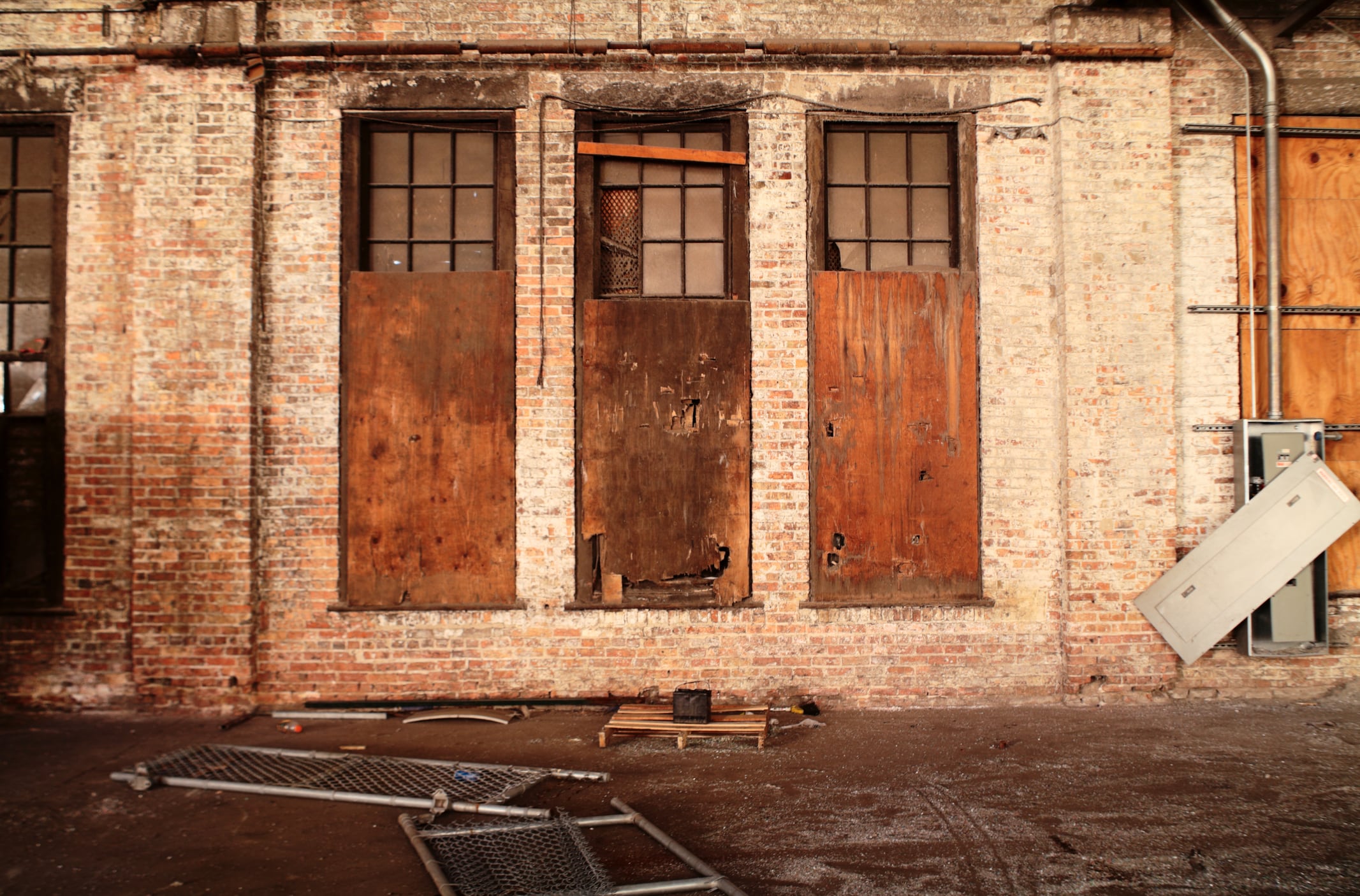 Imagen de recurso de un almacén abandonado.