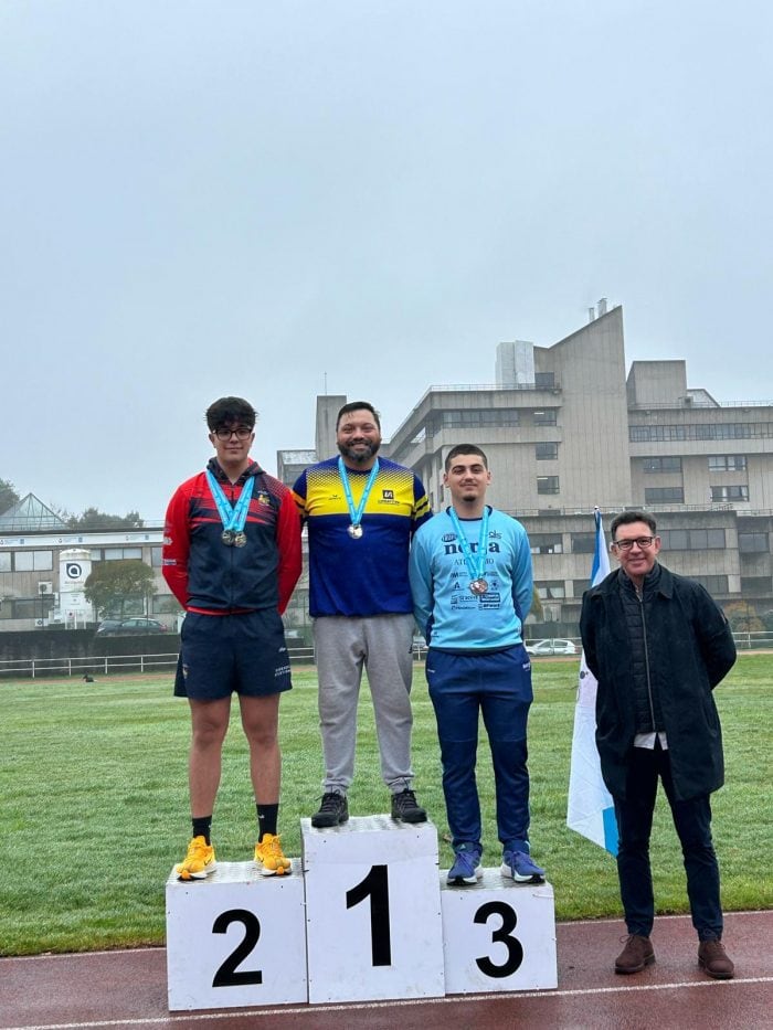 David Villanueva plata en el absoluto