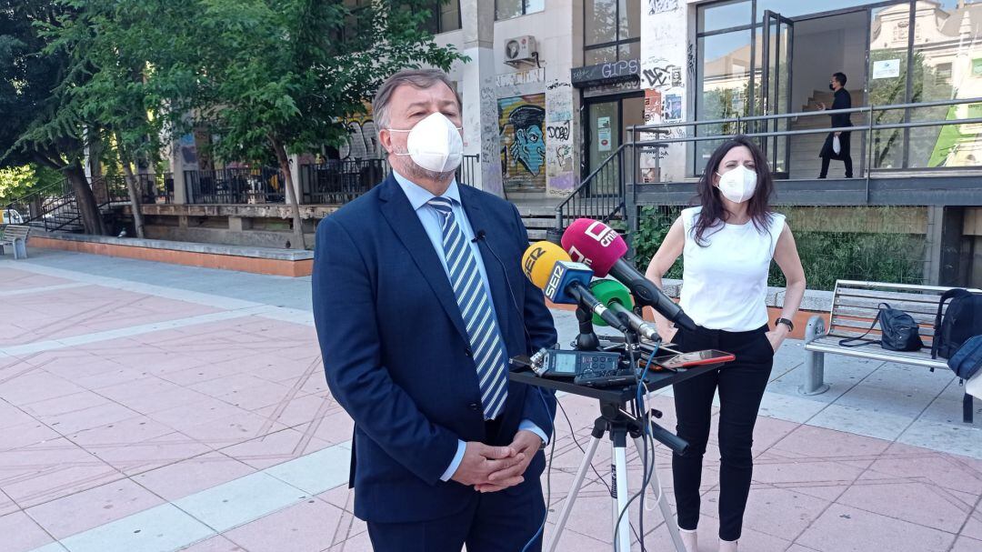 Dolz, en la rueda de prensa en la Plaza de España 