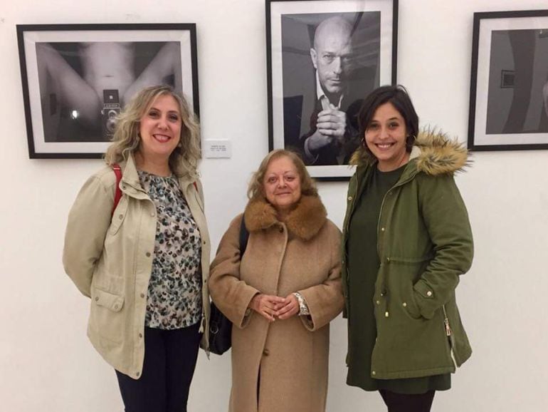 Cristina García Rodero ( centro ) en el Museo que a partir de mayo llevará su nombre