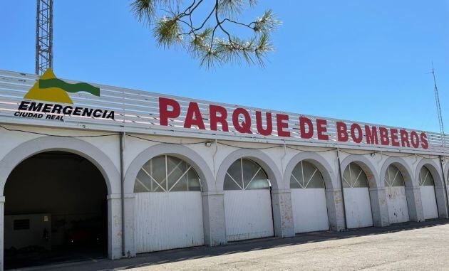 Imagen de las actuales instalaciones del Parque de Bomberos de Ciudad Real que será reubicado en una parcela de la carretera de Piedrabuena