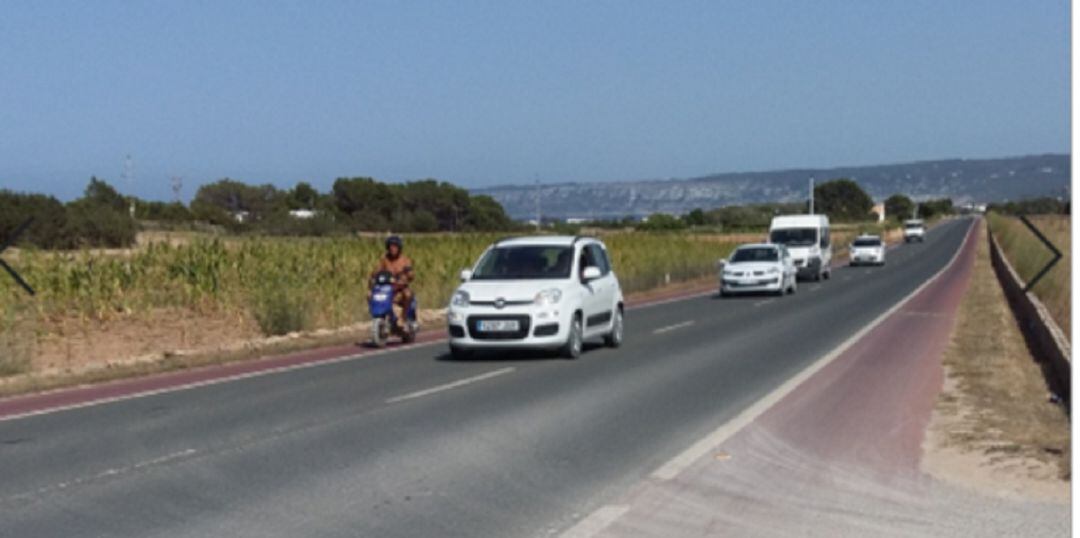 Imagen de una carretera de Formentera