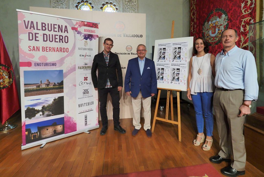 El alcalde de Valbuena durante la presentación del triatlón en la Diputación