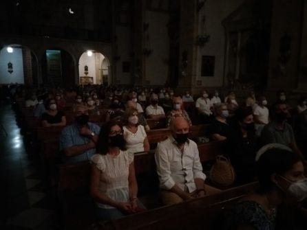 Público asistente, llenaba la Iglesia de La Asunción