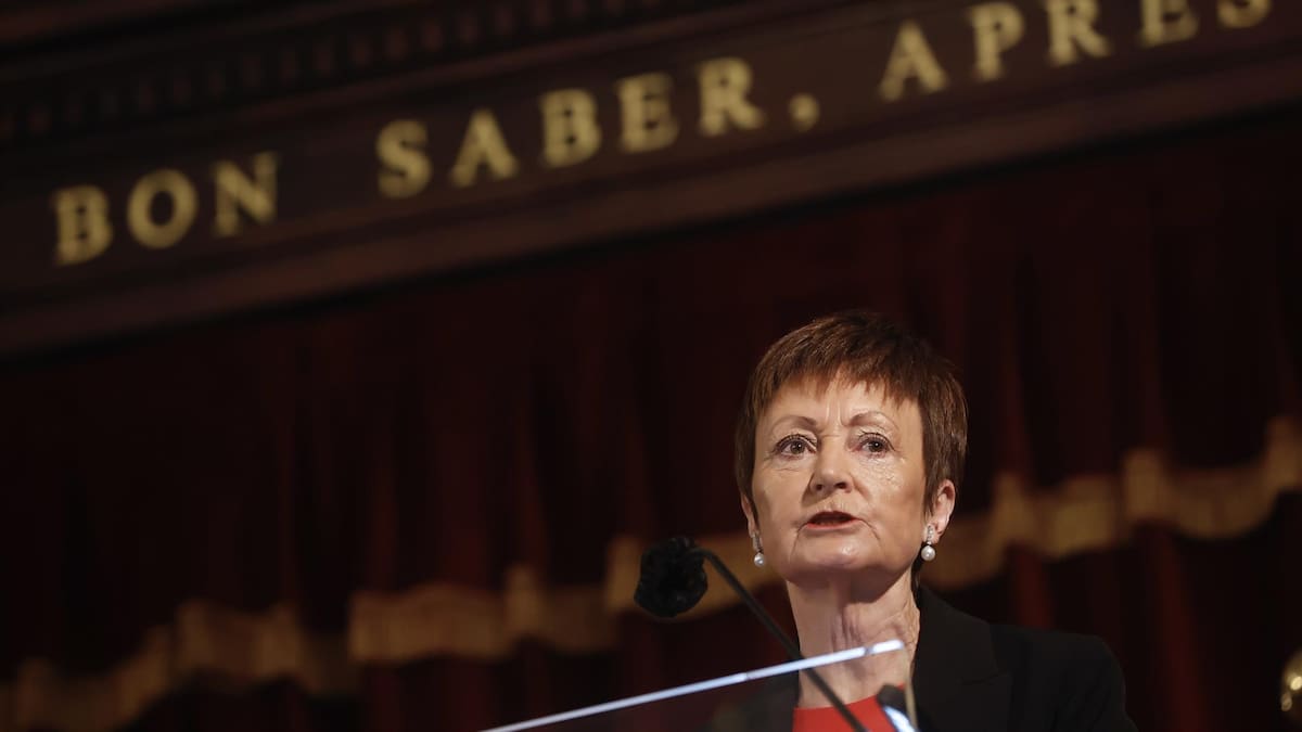 La rectora de la Universitat de València pide al president Mazón que resuelva el problema de la financiación universitaria que dejó sin resolver el Botànic