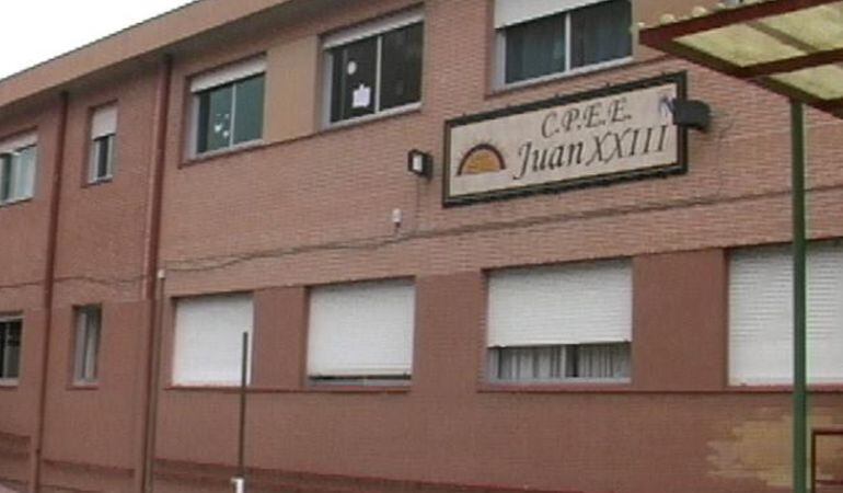 El Ayuntamiento vuelve a subvencionar el tanque Hubber de rehabilitación del colegio Juan XXIII.