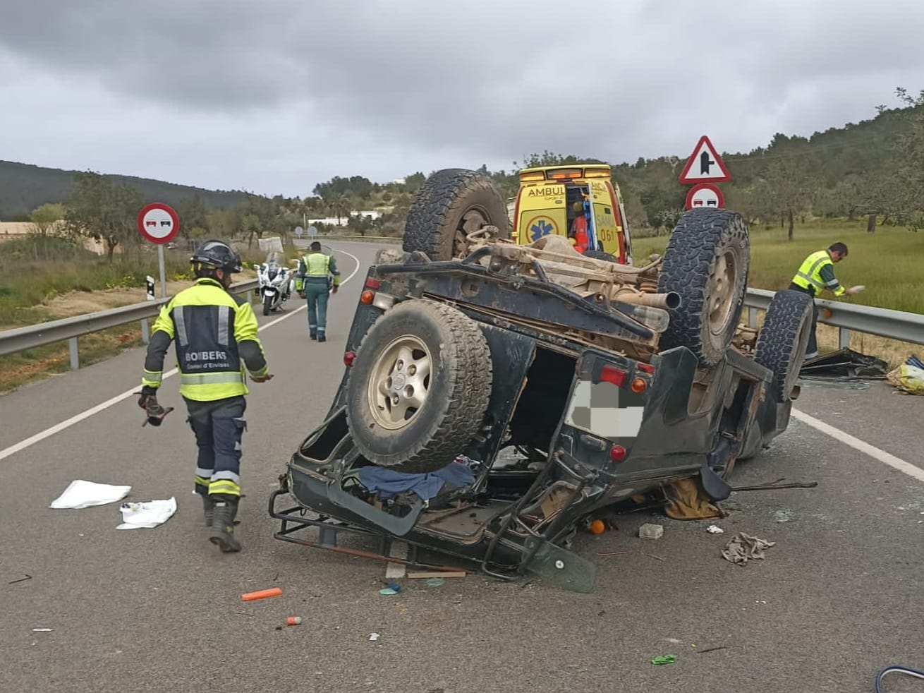 Imagen del accidente en la carretera de sant Joan (bomberos)