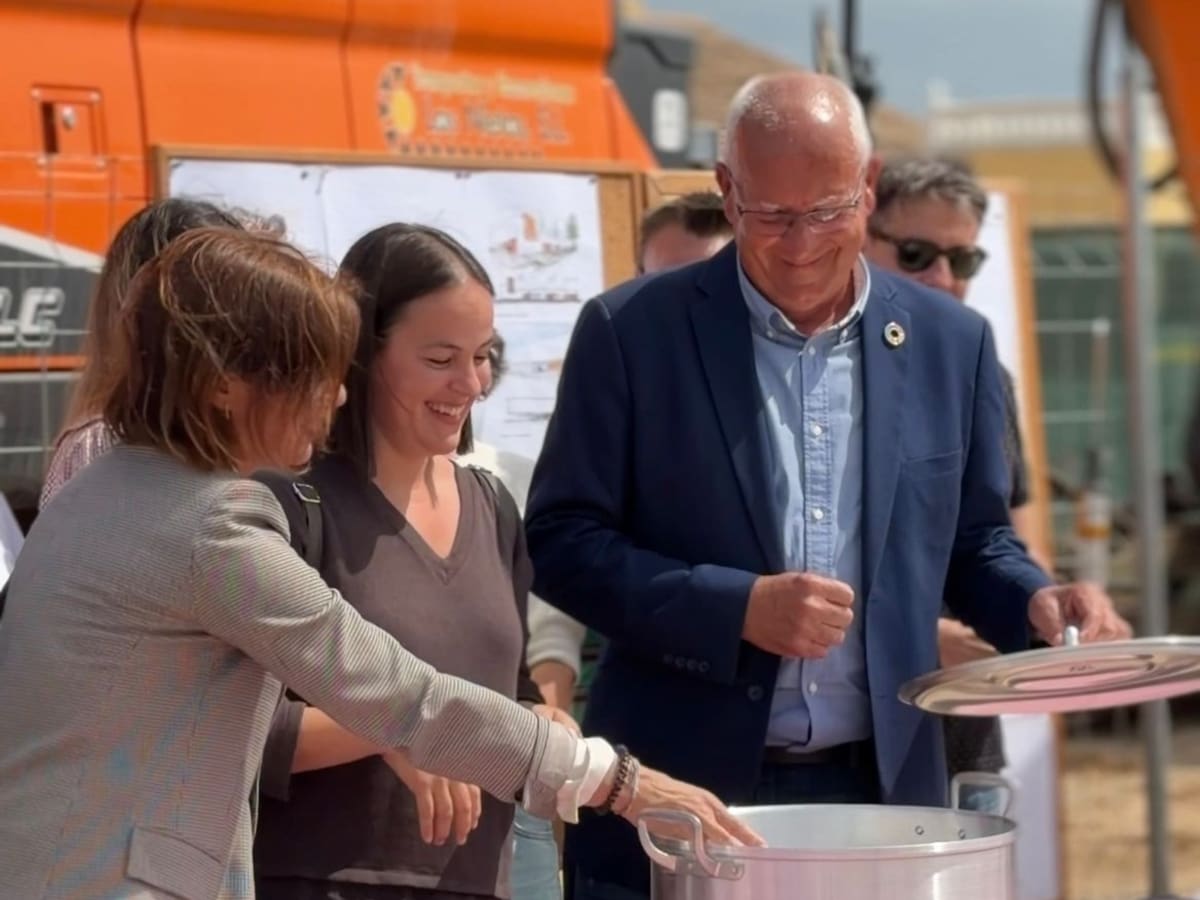 El PP acusa al gobierno de Dénia de “once años de retraso” y de apropiarse del nuevo Raquel Payà en un acto marcado por la polémica
