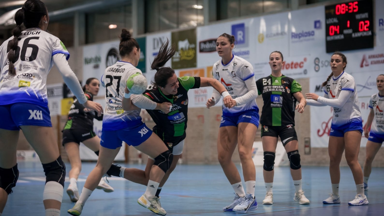 El Elda Prestigio sigue atascado