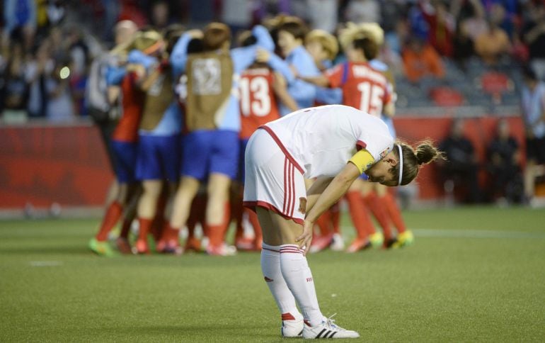 Jun 17, 2015; Ottawa, Ontario, CAN; Korea celebrates after defeating Spain 2-1 in a Group E soccer match in the 2015 FIFA women&#039;s World Cup at Lansdowne Stadium. Mandatory Credit: Eric Bolte-USA TODAY Sports
