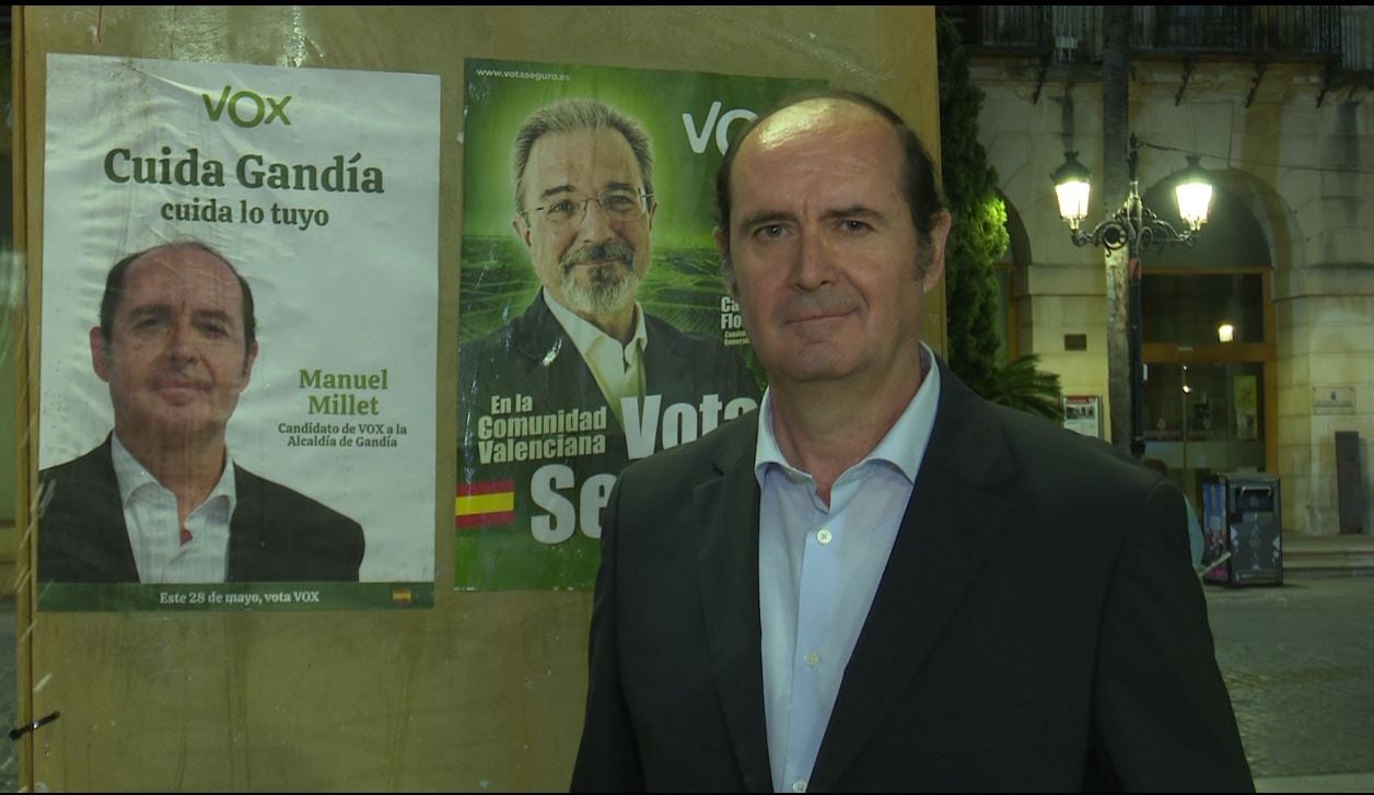 Manuel Millet, candidato de Vox Gandia, durante el inicio de campaña.