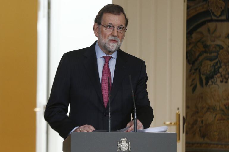 El president del govern espanyol, Mariano Rajoy, durant la roda de premsa a la Moncloa en la qual ofereix el balanç de l&#039;any 2017. 29 de desembre del 2017. Pla americà. (Horitzontal)