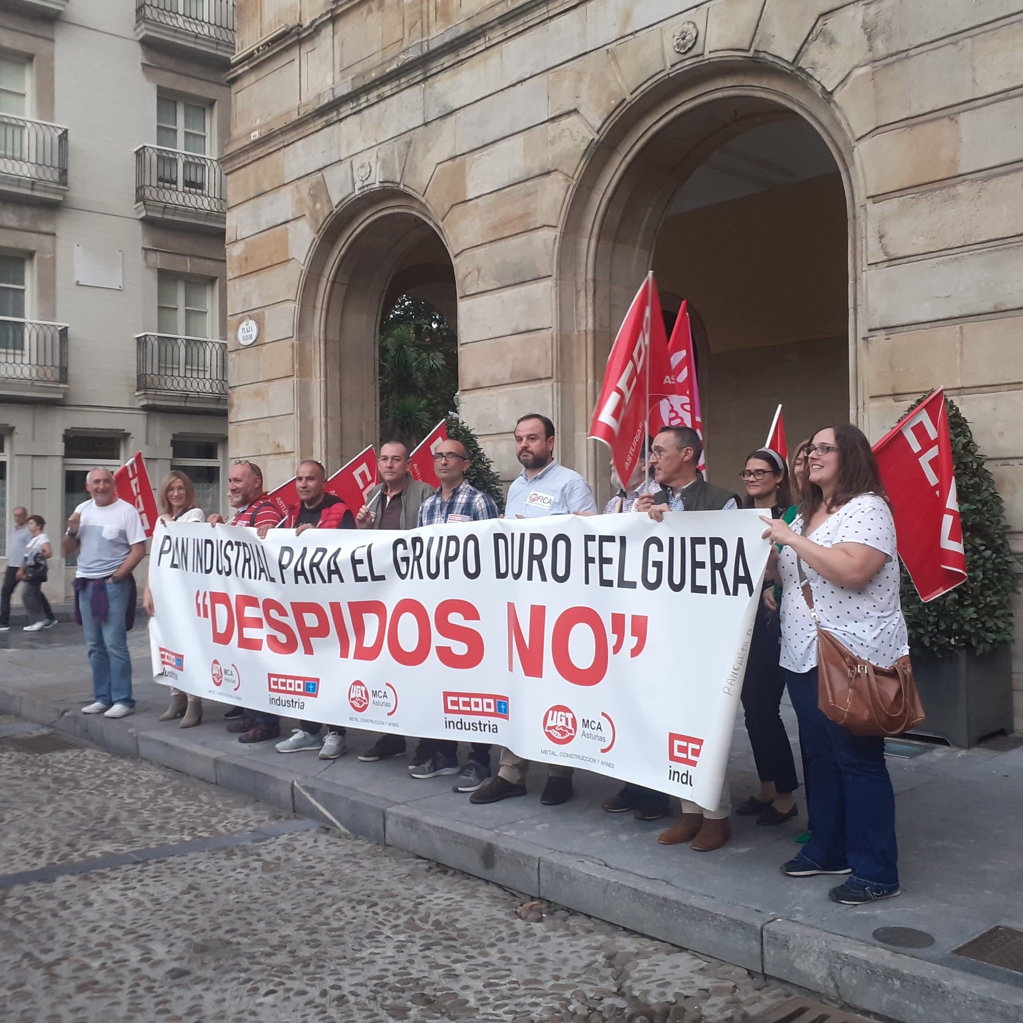 Manifestación de la plantilla de Duro Felguera en Gijón junto a los sindicatos.