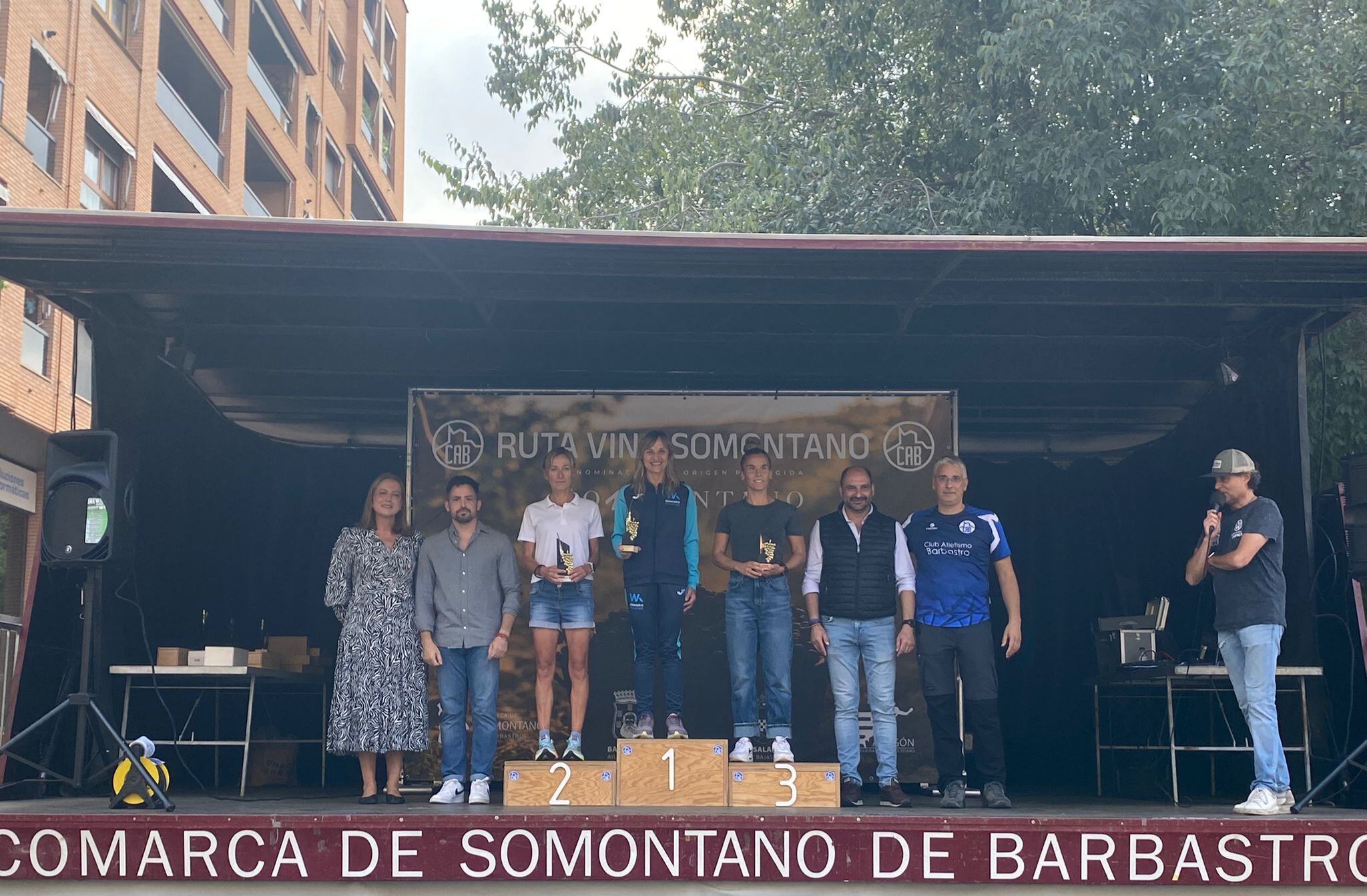 Ganadoras Medio Maratón. Foto: CA Barbastro