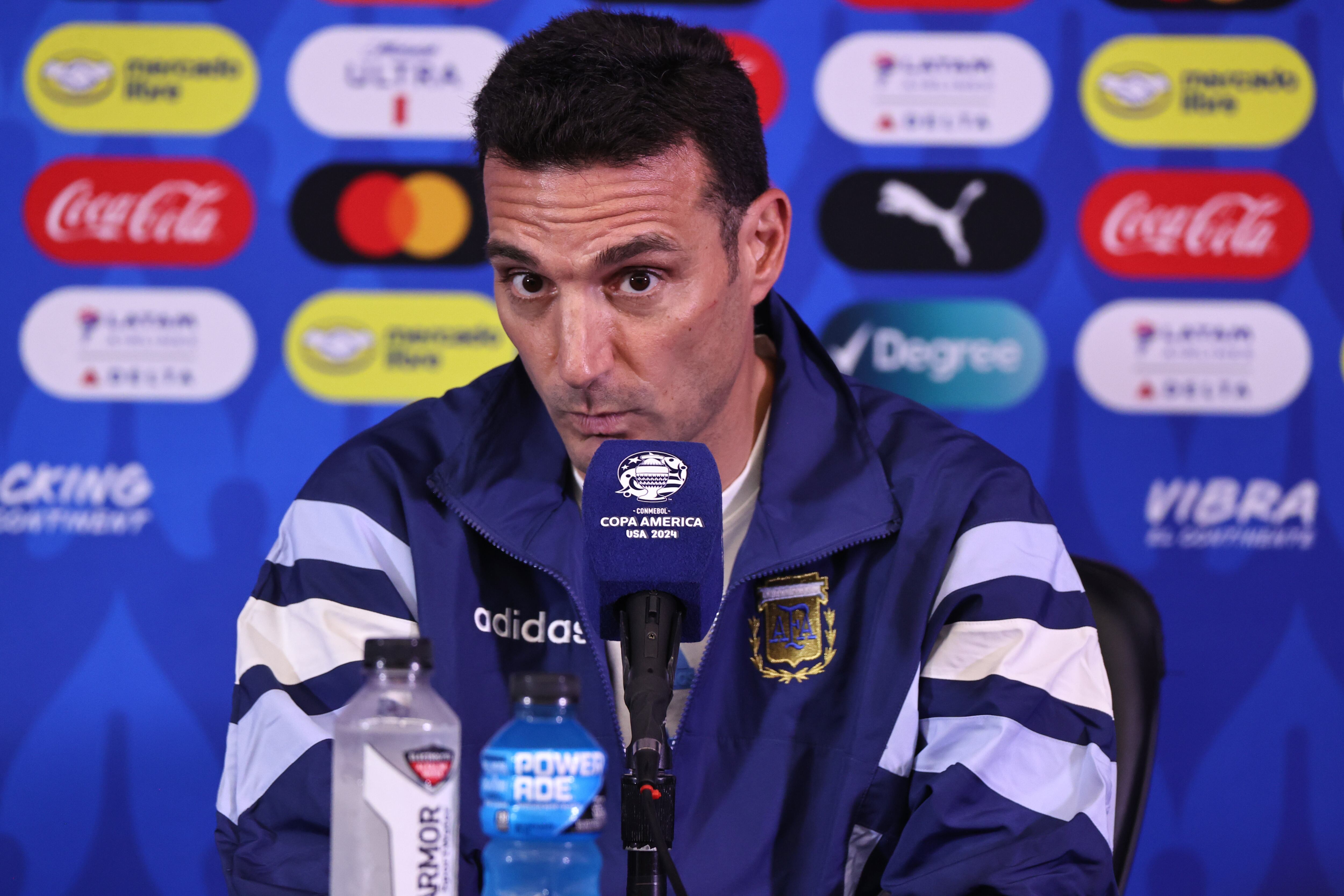 Lionel Scaloni habla en rueda de prensa durante la Copa América