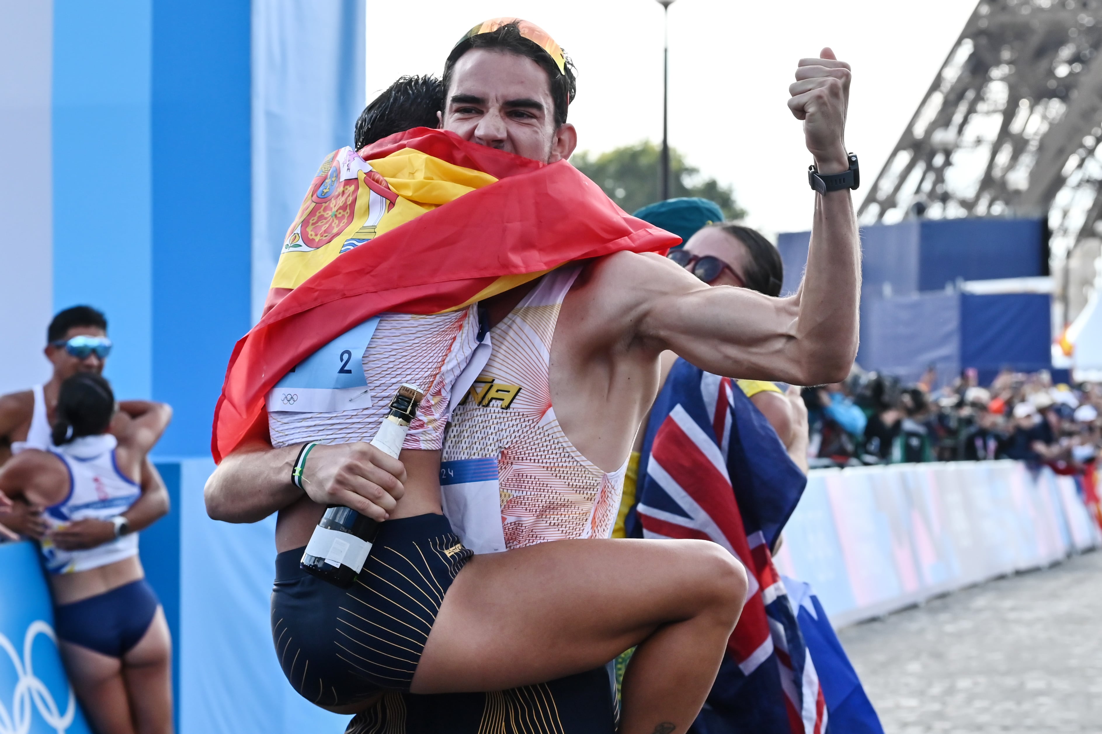 Álvaro Martín y María Pérez celebran el colofón a su carrera en la marcha con la 'triple corona' en los JJOO: "Aquí se cierra un ciclo"