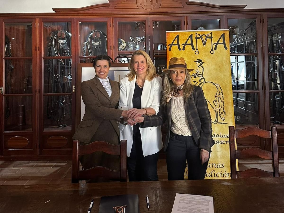 La Yeguada Cartuja Hierro del Bocado pone en valor el papel de la mujer en el mundo del caballo