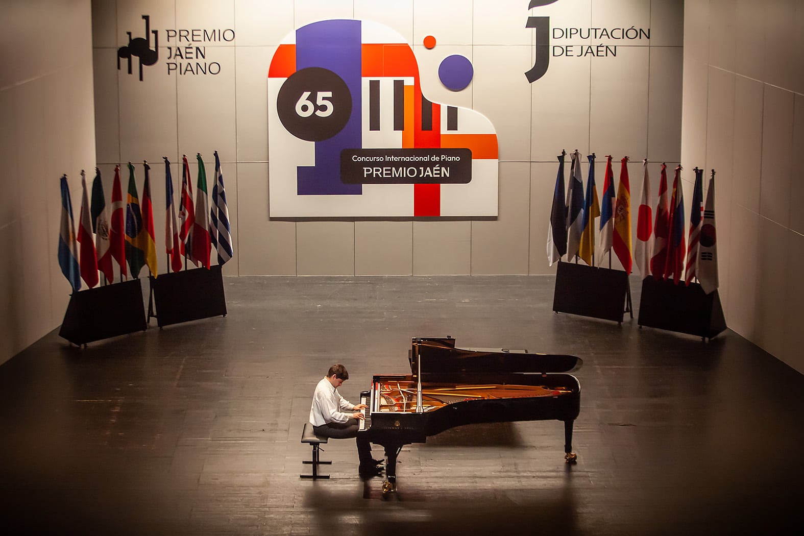 Participante en el Premio Jaén de Piano.