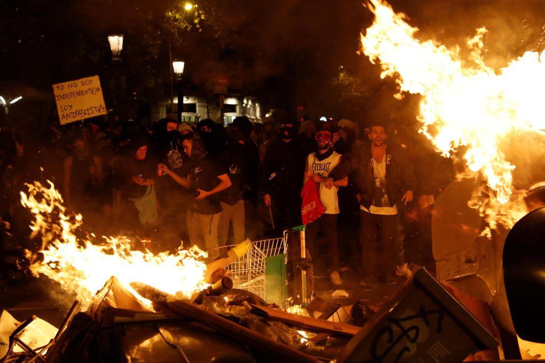 Manifestantes tras la concentración convocada por los CDR bajo el lema &quot;Olimpiada Republicana&quot;