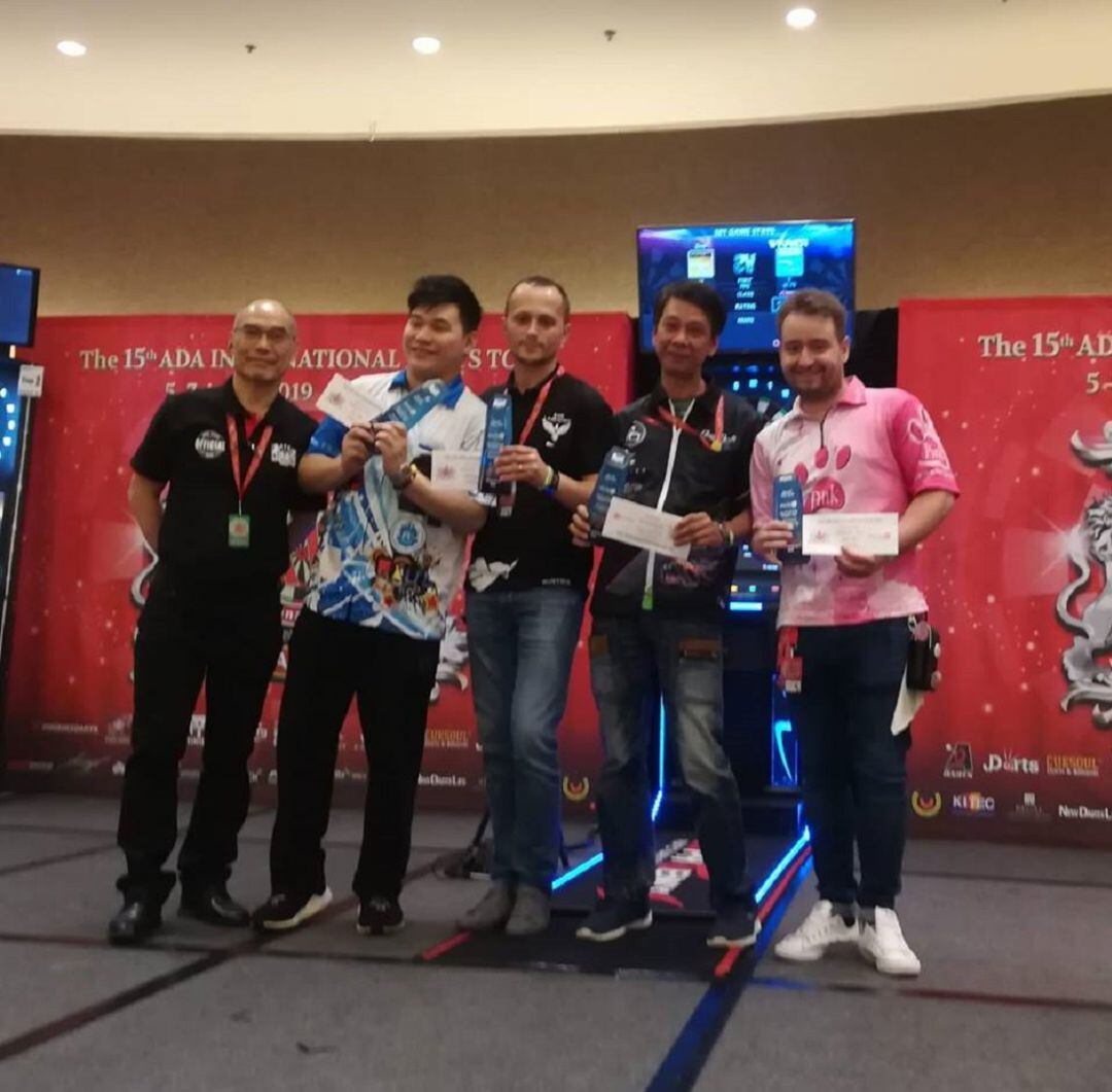 El representante medinense Víctor Paniagua en el Campeonato de Dardos Hong Kong