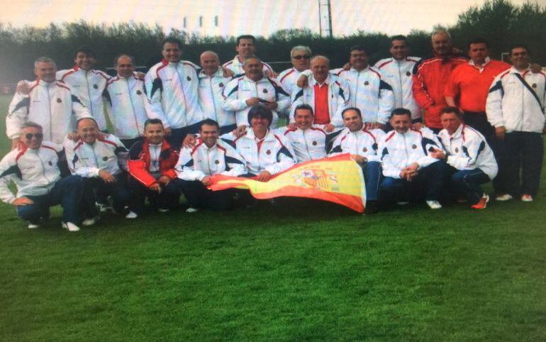 Dispuestos a pasar un gran día de fútbol y hermandad