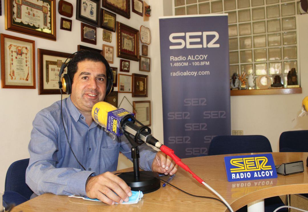 El alcalde de Alcoy, Antonio Francés, durante la entrevista en Hoy por Hoy Alcoy de este lunes 31 de agosto.